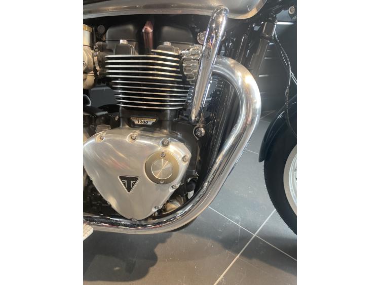TRIUMPH BONNEVILLE T120