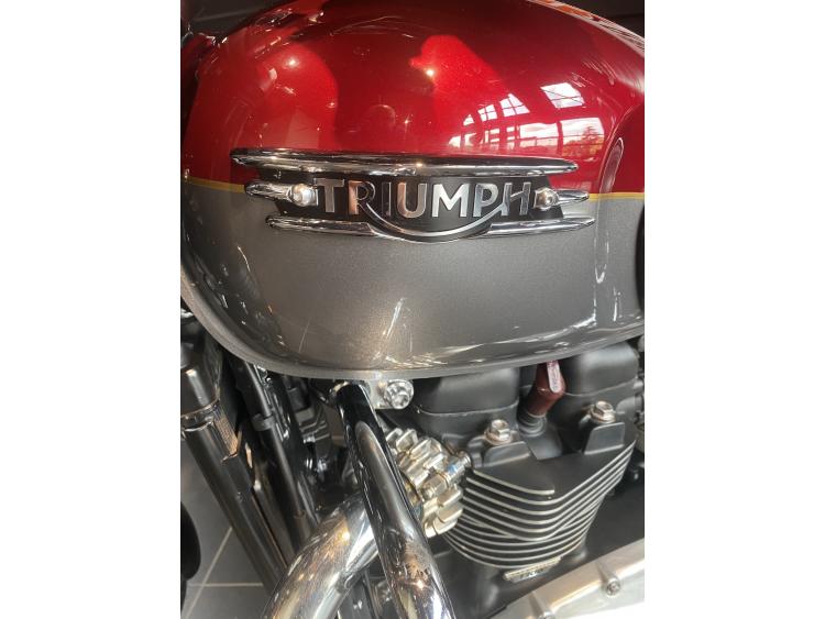 TRIUMPH BONNEVILLE T120