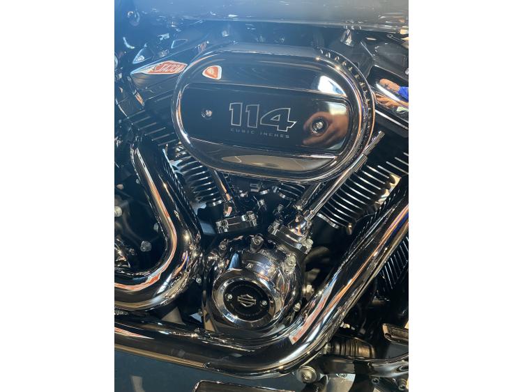 HARLEY-DAVIDSON SOFTAIL HERITAGE 1868 CLASSIC 114