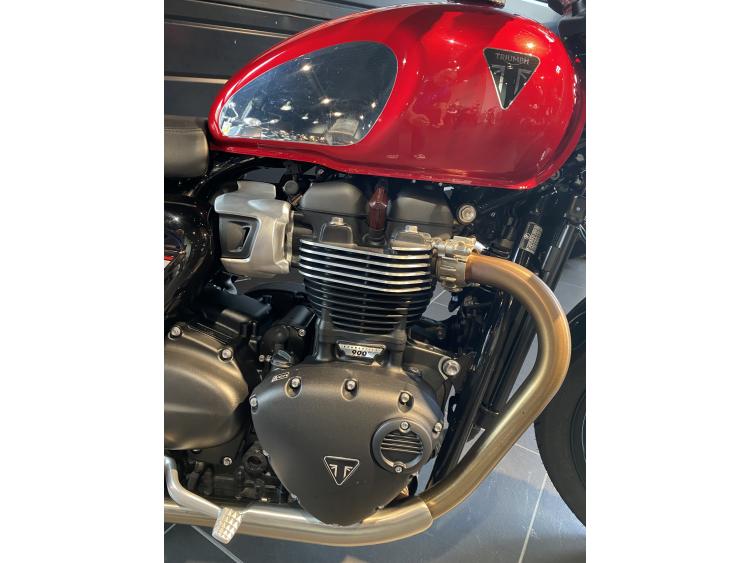 TRIUMPH SPEED TWIN 900